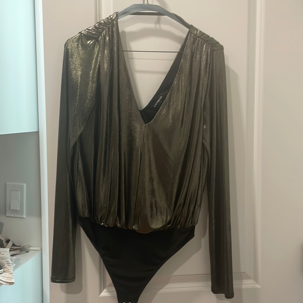Gold long sleeve rouged shoulder bodysuit